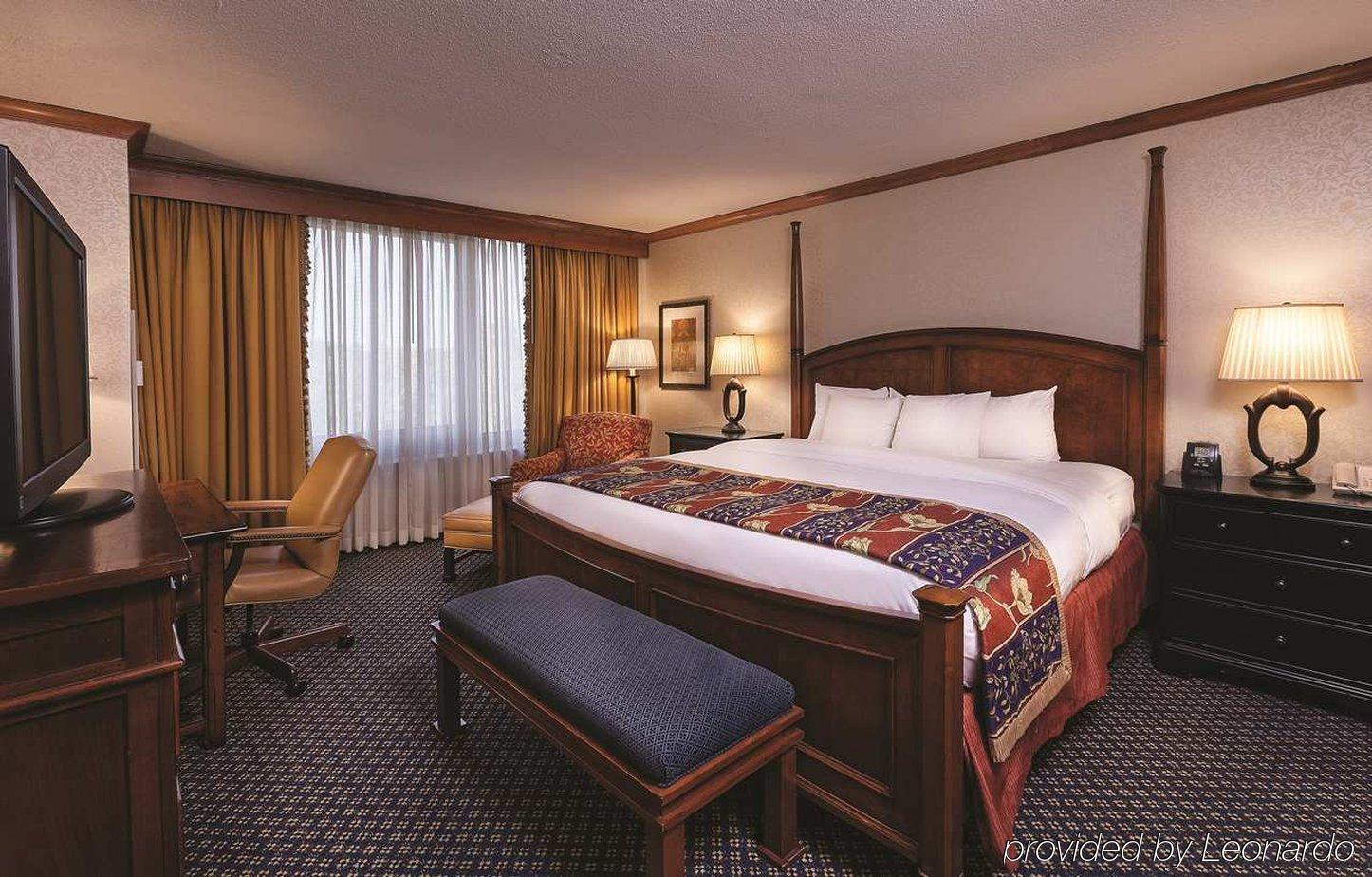 Doubletree By Hilton Chicago - Hotel 3*