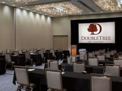 Doubletree By Hilton Chicago - Hotel 3*